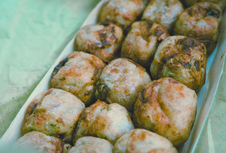 醤油だしで焼いた名古屋たこ焼き吉川屋の小玉たこ焼き