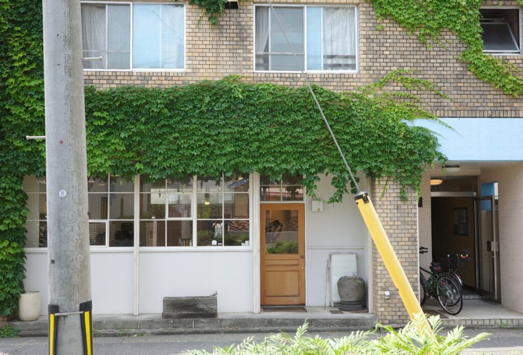 KOKOKARA Hair 御器所店の外観。